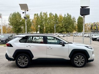 2025 Toyota RAV4 V (XA50), белый, 4400000 рублей, вид 3