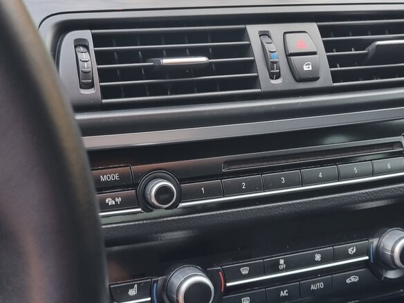2013 BMW 5 серии 520i VI (F10/F11/F07) Рестайлинг, белый, 2150000 рублей - вид 7
