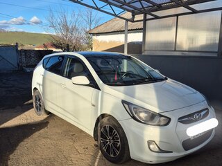 2011 Hyundai Solaris I, белый, 600000 рублей, вид 3