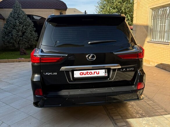 2018 Lexus LX 570 III Рестайлинг 2, чёрный, 7200000 рублей - вид 2