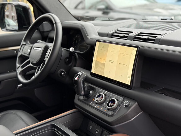 2023 Land Rover Defender 110 II, коричневый, 9190000 рублей - вид 17