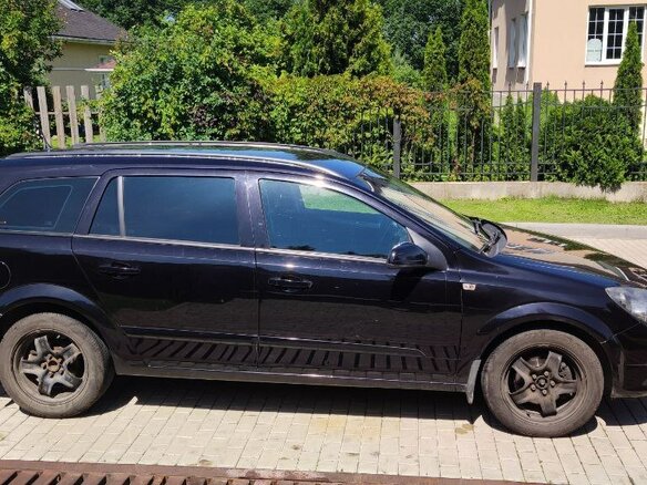 2006 Opel Astra H Рестайлинг, чёрный, 400000 рублей - вид 1