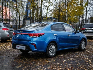 2020 Kia Rio IV Рестайлинг, синий, 1305000 рублей, вид 2