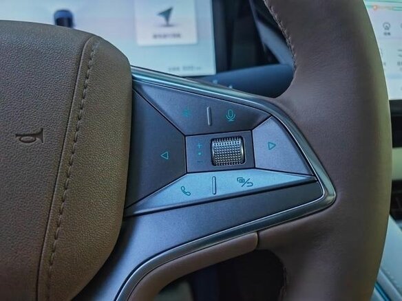 2025 BYD Xia (M9) 20.39 kWh, чёрный, 4050000 рублей - вид 26
