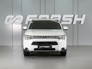 2014 Mitsubishi Outlander III Рестайлинг, белый, 1299000 рублей, вид 3