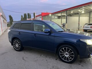 2013 Mitsubishi Outlander III, синий, 1370000 рублей, вид 4