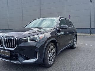 2023 BMW X1 28i xDrive III (U11/U12), чёрный, 3050000 рублей, вид 2