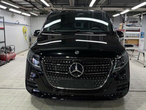2026 Mercedes-Benz V-Класс Extra Long 300 d экстра длинный III (W447) Рестайлинг 2, чёрный, 14890000 рублей - вид 2