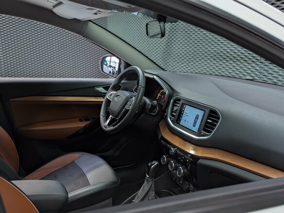 2024 Lada (ВАЗ) Vesta SW Cross I Рестайлинг (NG), белый - вид 25