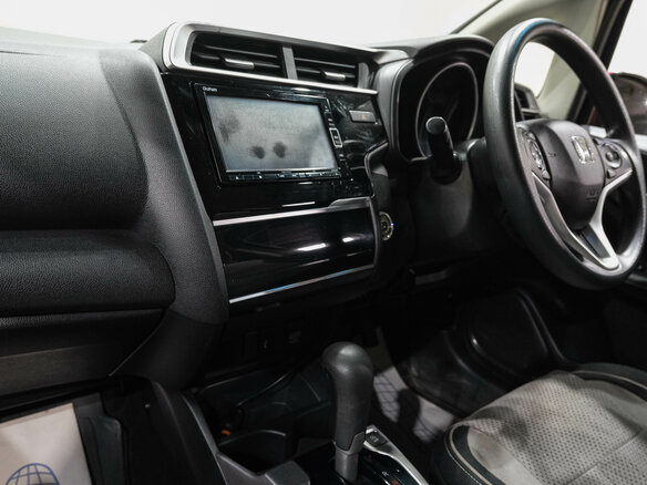 2019 Honda Fit III Рестайлинг, красный - вид 22