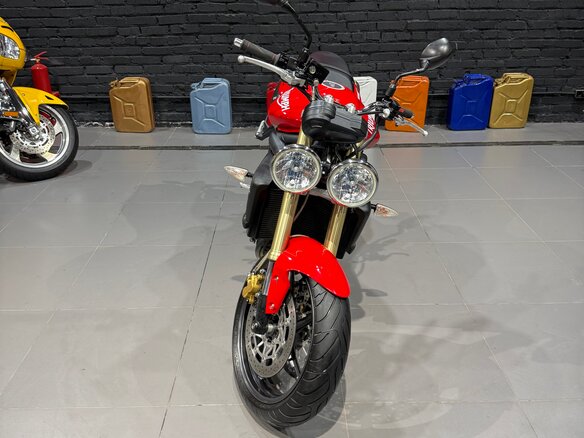 2010 Triumph Street Triple, красный, 465000 рублей - вид 17