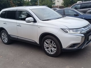 2015 Mitsubishi Outlander III Рестайлинг 2, белый, 1550000 рублей, вид 4