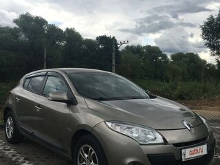 2012 Renault Megane III Рестайлинг, серебристый, 850000 рублей, вид 4