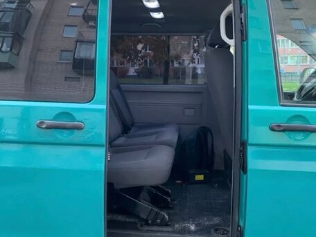 2010 Volkswagen Caravelle, зелёный, 1200000 рублей, вид 2