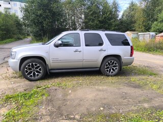 2011 Chevrolet Tahoe 6AT III, серебристый, 2300000 рублей, вид 1