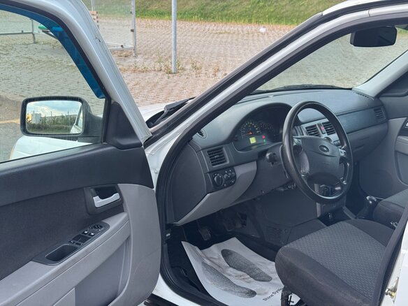 2011 Lada (ВАЗ) Priora I, белый, 430000 рублей - вид 15