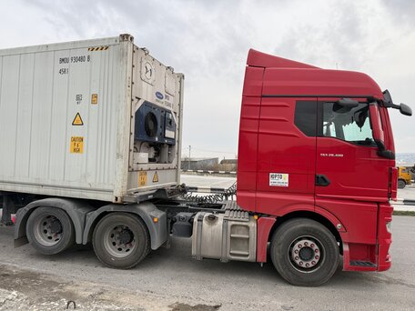 2021 MAN TGX, красный, 11000000 рублей, вид 3