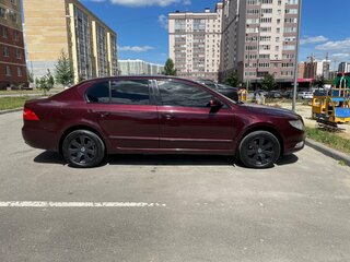 2012 Skoda Superb II, пурпурный, 800000 рублей, вид 4