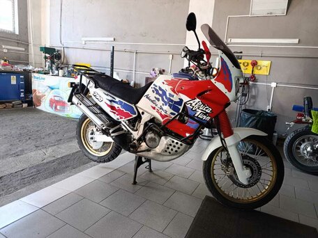 1995 Honda XRV 750 Africa Twin, белый, 490000 рублей, вид 2