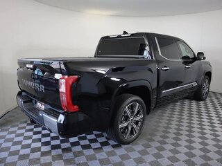 2025 Toyota Tundra CrewMax III, чёрный, 12129257 рублей, вид 3