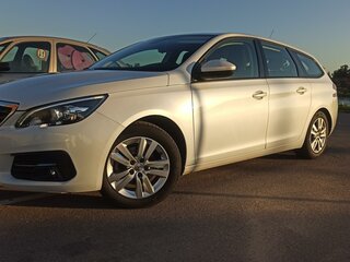 2018 Peugeot 308 II Рестайлинг, белый, 1450000 рублей, вид 2