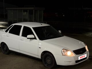 2014 Lada (ВАЗ) Priora I Рестайлинг, белый, 450000 рублей, вид 1