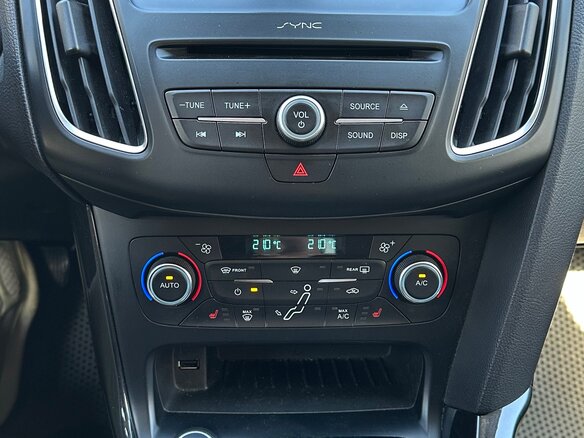 2016 Ford Focus III Рестайлинг, серый, 999999 рублей - вид 30