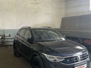2022 Volkswagen Tiguan II Рестайлинг, чёрный, 3500000 рублей, вид 4