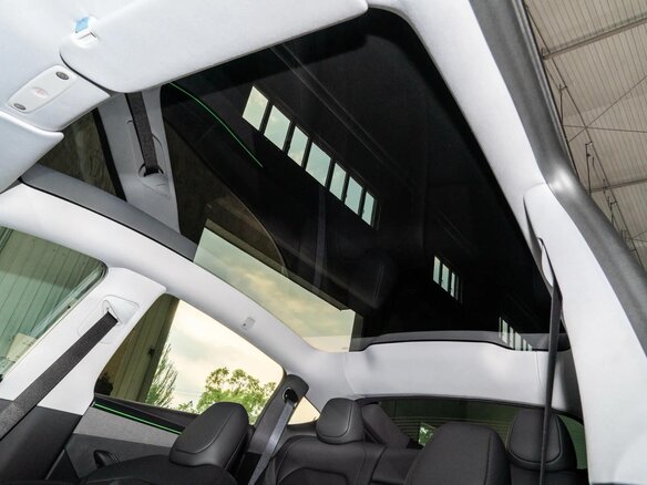 2025 Tesla Model Y Long Range I Рестайлинг, серебристый, 7639800 рублей - вид 12