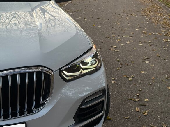 2019 BMW X5 40i IV (G05/G18), белый, 6250000 рублей - вид 5
