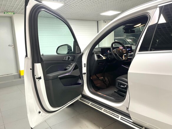 2023 BMW X5 40i IV (G05/G18) Рестайлинг, белый, 14300000 рублей - вид 5