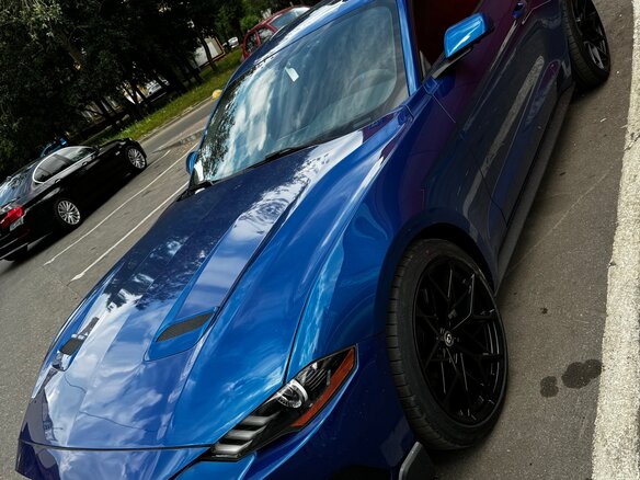 2018 Ford Mustang VI Рестайлинг, синий, 2500000 рублей - вид 4