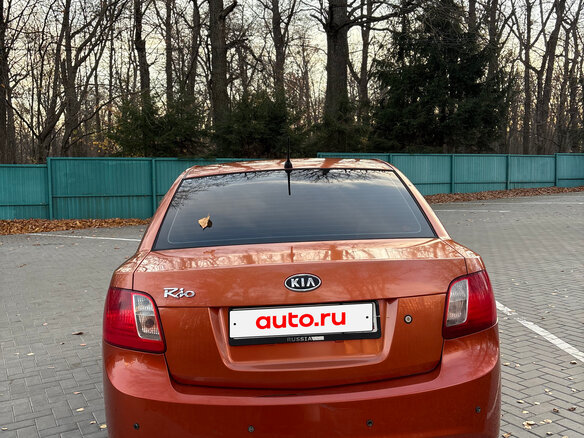 2010 Kia Rio II Рестайлинг, оранжевый, 495000 рублей - вид 4