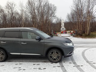 2016 Mitsubishi Outlander III Рестайлинг 2, серый, 3000000 рублей, вид 5