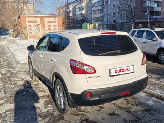 2013 Nissan Qashqai I Рестайлинг, белый, 1200000 рублей, вид 5