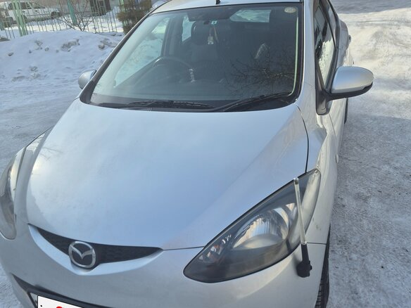 2010 Mazda Demio III (DE), серый, 599999 рублей - вид 2