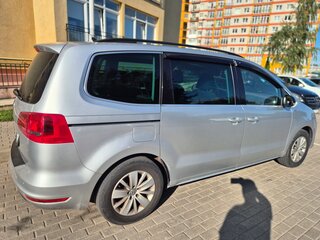 2011 Volkswagen Sharan II, серебристый, 1420000 рублей, вид 3