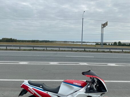 1994 Yamaha FZR1000, белый, 300000 рублей, вид 3