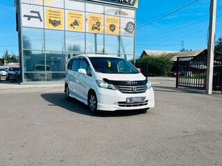 2010 Honda Freed I, белый, 1049000 рублей, вид 4