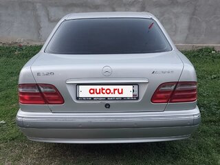 1999 Mercedes-Benz E-Класс 320 II (W210, S210) Рестайлинг, серебристый, 1500000 рублей, вид 4
