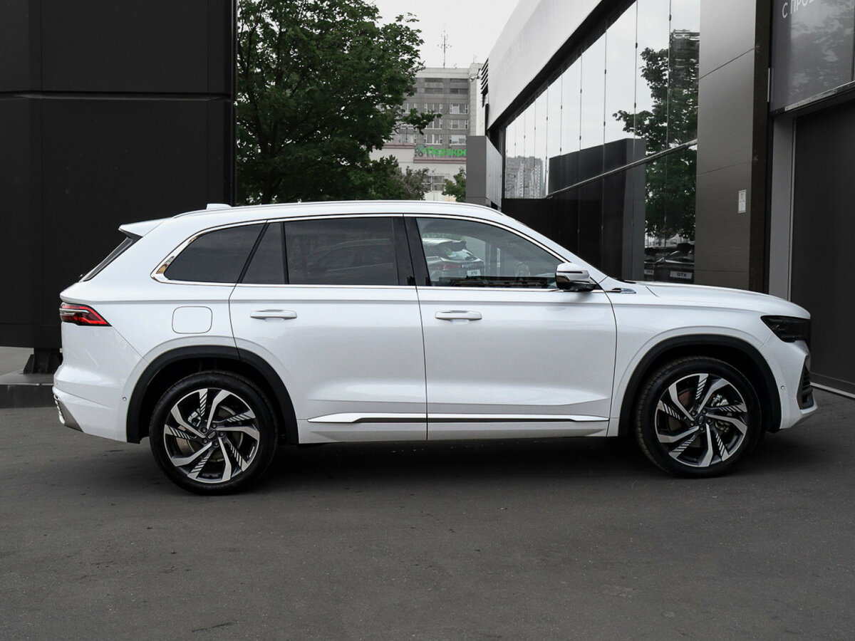 Geely прекращает официальный импорт трех моделей в Россию