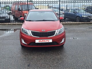 2012 Kia Rio 5-speed III, красный, 650000 рублей, вид 2