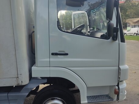 2005 Mercedes-Benz Atego, белый, 2250000 рублей, вид 3