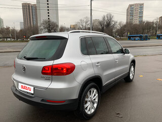 2011 Volkswagen Tiguan I Рестайлинг, серебристый, 1710000 рублей, вид 4