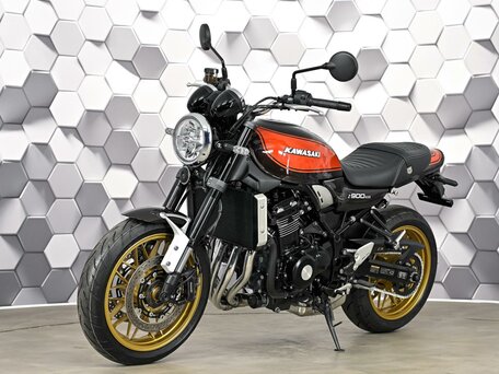 2025 Kawasaki Z 900RS, коричневый, 1377000 рублей, вид 2