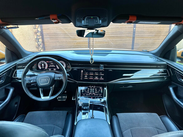 2019 Audi Q8 45 TDI I (4M), оранжевый, 7100000 рублей - вид 6