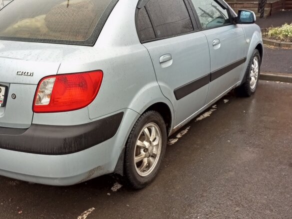 2007 Kia Rio II, серебристый, 450000 рублей - вид 2