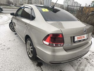 2017 Volkswagen Polo V Рестайлинг, бежевый, 1030000 рублей, вид 3