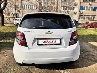 2014 Chevrolet Aveo II, белый, 920000 рублей, вид 3