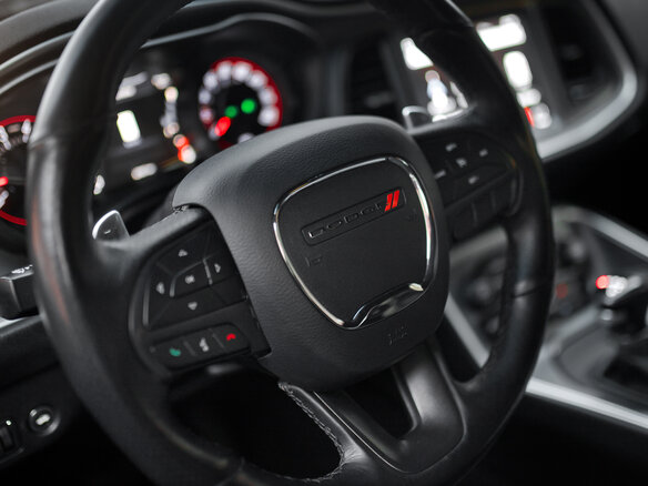 2019 Dodge Challenger III Рестайлинг 2, серебристый - вид 15